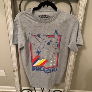 Pokémon Pikachu Graphic Gray Men’s T-Shirt‎ Size Small